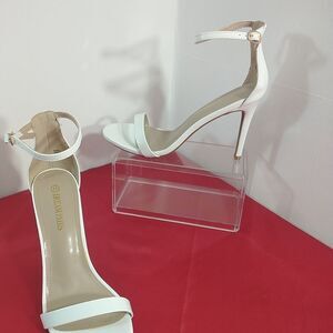 DREAM PAIRS Women's SZ 11 Karrie Stiletto High Heels In White.